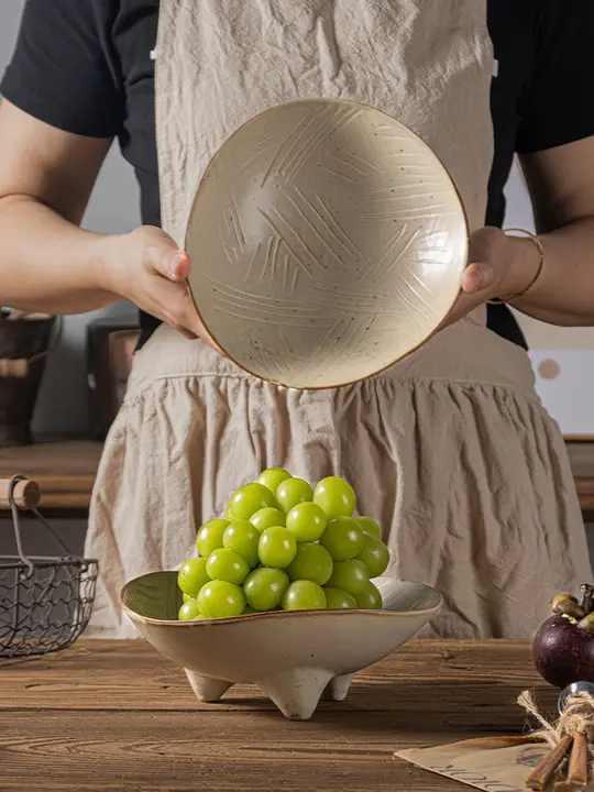 和風レトロ三脚粗陶皿【ユニークデザイン・お菓子やフルーツ用・クリエイティブ菜皿】