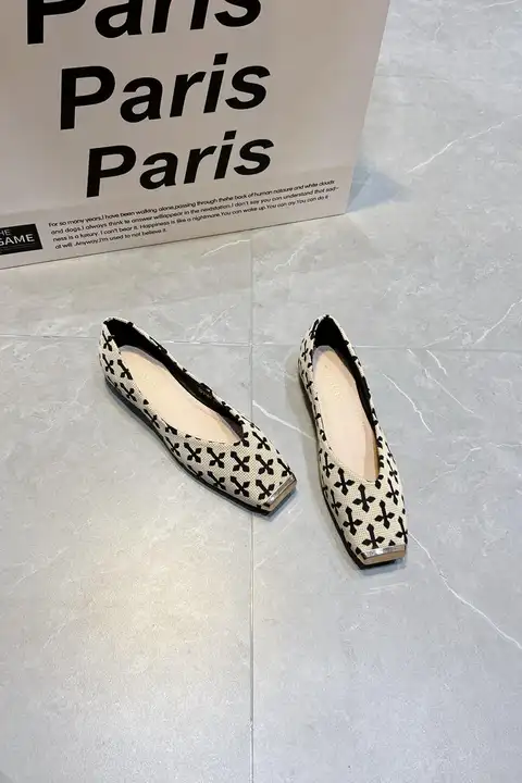 レトロなスクエアトゥフラットシューズ【夏用・通気性・ソフトソール・女性用】