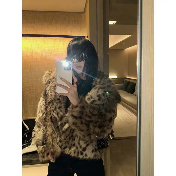 翻訳カラーのレオパード柄 エコファーファッションジャケット【秋冬用・短丈・カジュアル】