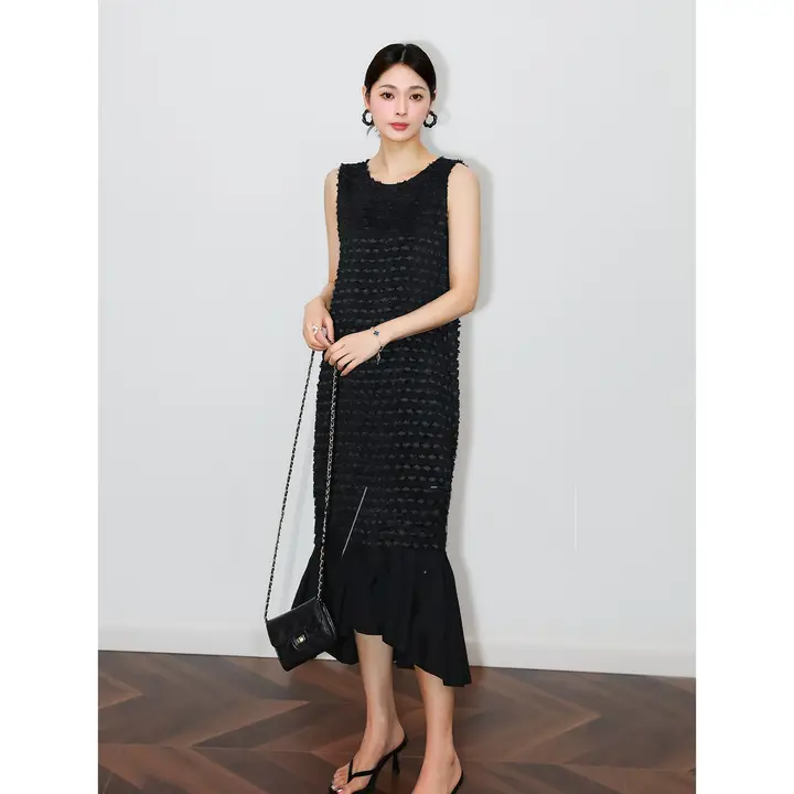 黒のフィッシュテールドレス【ウエストマーク・Aライン・夏用】