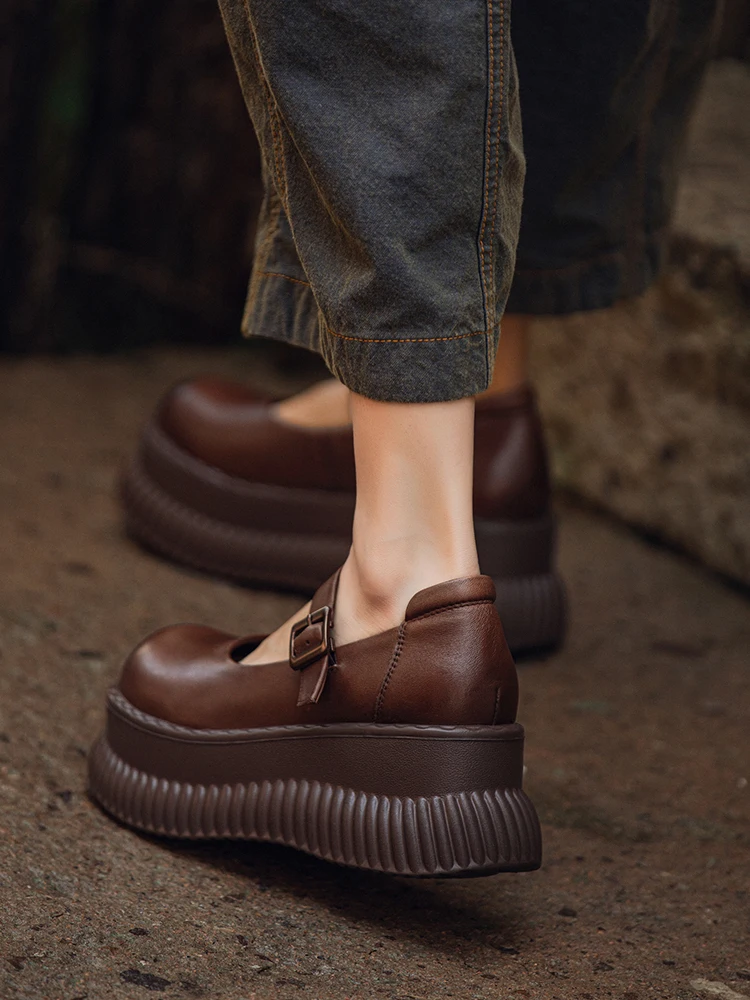 春秋用 増高厚底マッシュルームソールレディースシューズのコーディネートガイド