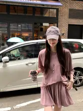 モダールストレッチニットのゆったりラウンドネック七分袖Tシャツとショートパンツ（セットアップ対応）