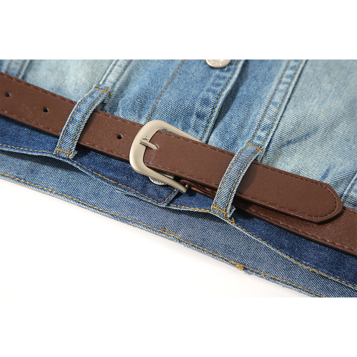 夏のデニムジャケットで迷うなら、この1点が救いになる？