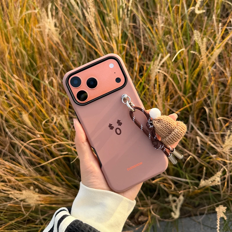 透明アレンジスマホケース：iPhone対応のストラップ付きデザインが実用性をどう支えるか