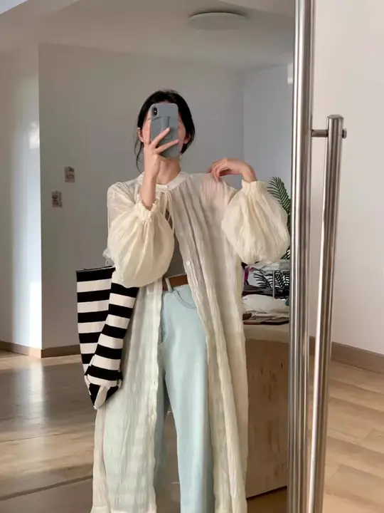 夏季向けの高級感ある女性用ランタンスリーブ長袖シャツカーディガン【防晒・中長丈】