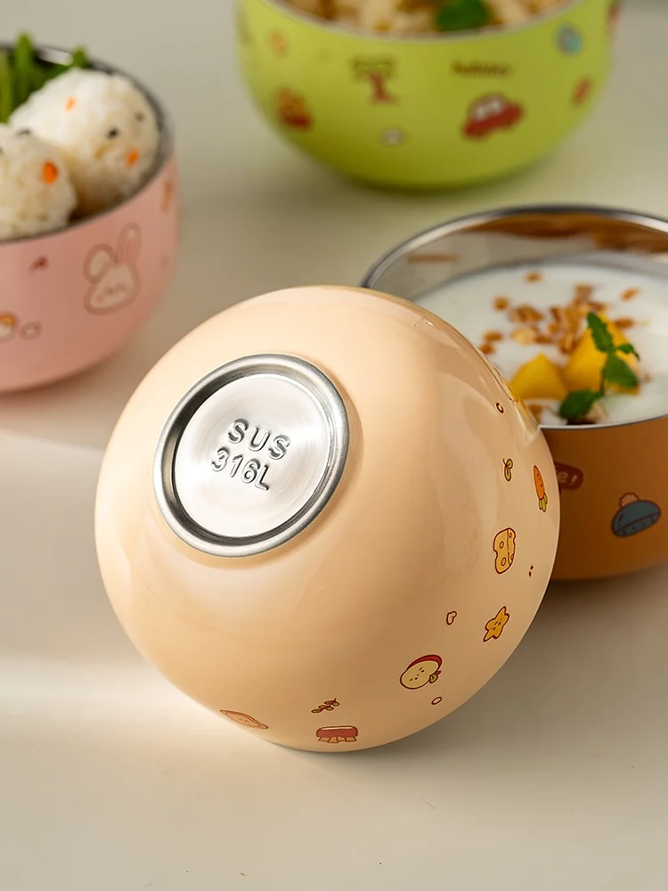 子供の食器をすくいやすいようにするには、どんなボウルがおすすめ？