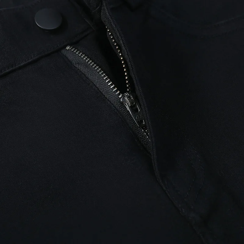 ハイウエストフレアパンツはどんな場面で着る？骨格ストレートのあなたにこそおすすめの着こなし法
