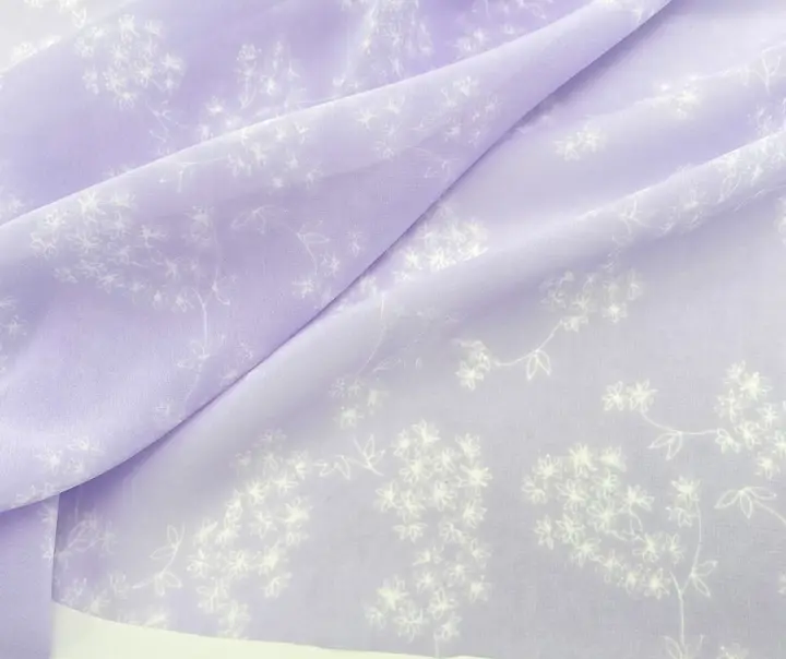 半透明雪绒花デザインの浅紫色ダイリリー柄シフォン生地【和服・ドレス用】