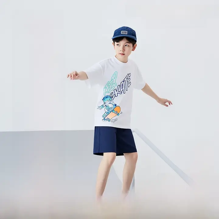 子供用 男の子スケートボードプリント半袖Tシャツとショートパンツ【夏用・快適なデザイン】（セットアップ対応）