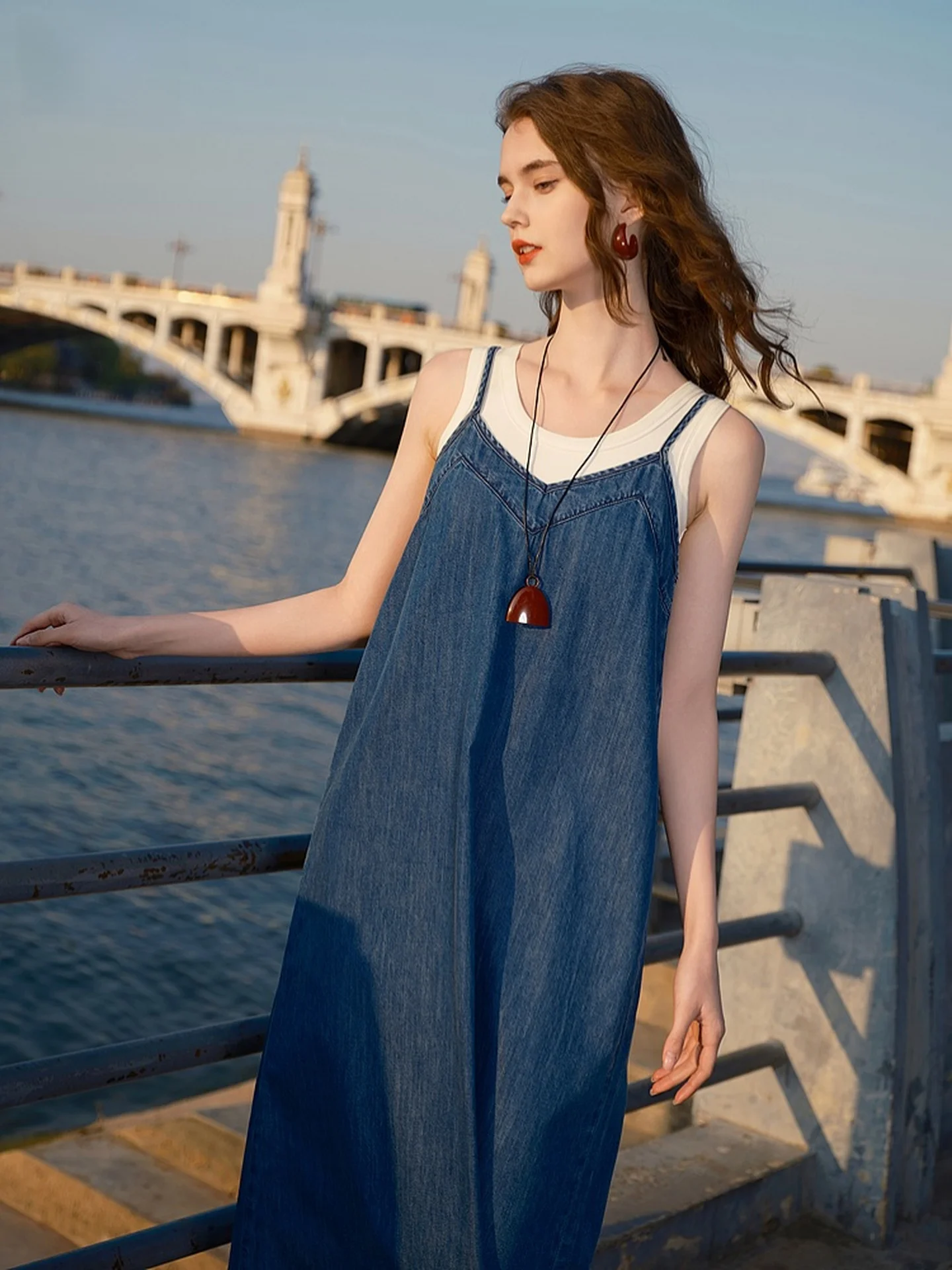 ナチュラル骨格に似合う服は、A字のゆとりが鍵？