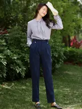 春秋用オフィスワークスーツ【女性用・高級感のあるシャツとパンツ・ビジネススタイル】（セットアップ対応）