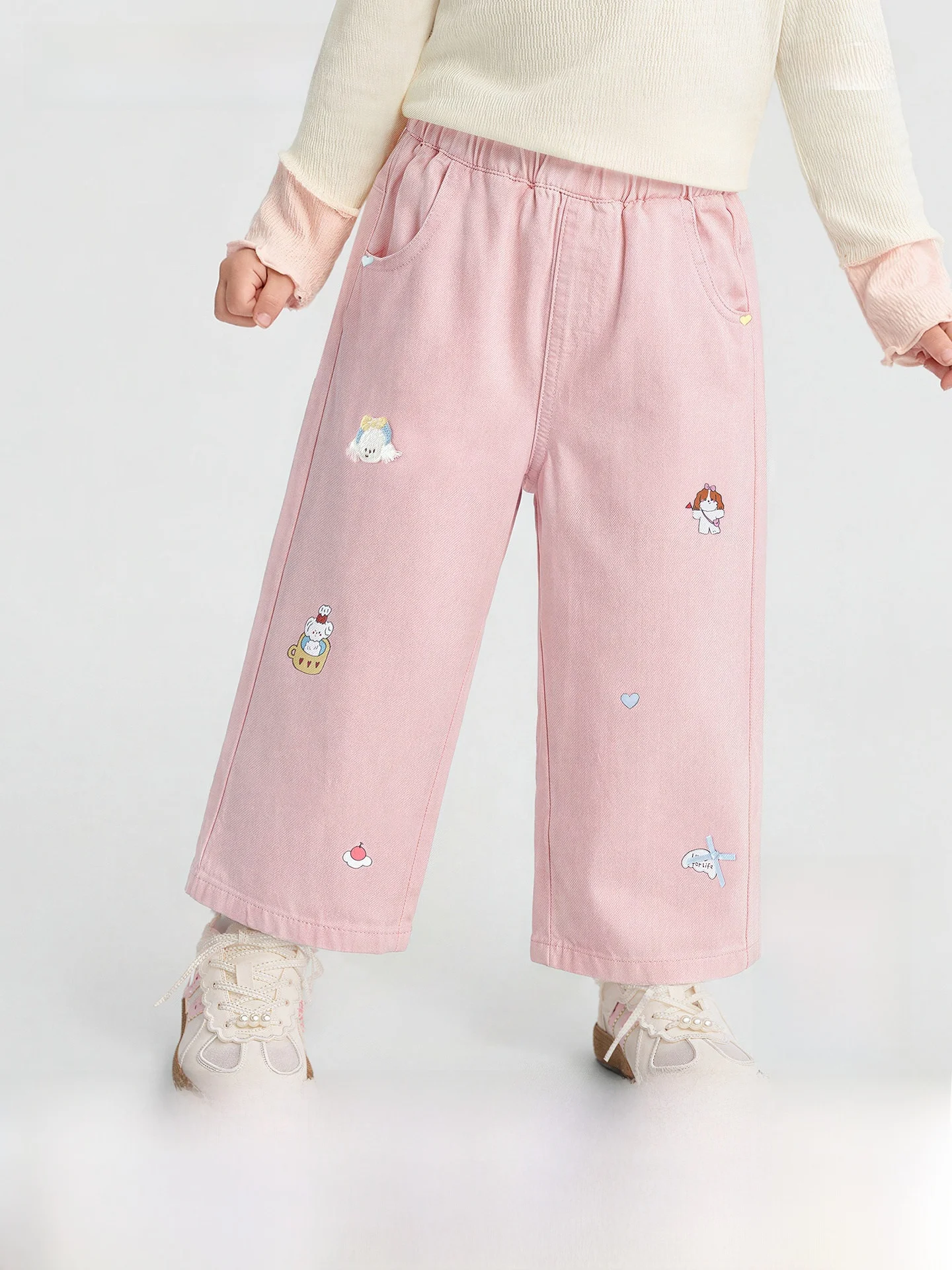 子供用デニムストレートパンツ：春秋に最適な柔らかさと直立デザインの実用性