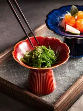 洗練されたデザインの赤いセラミック高脚皿【冷菜用・スイーツ・おしゃれな皿】
