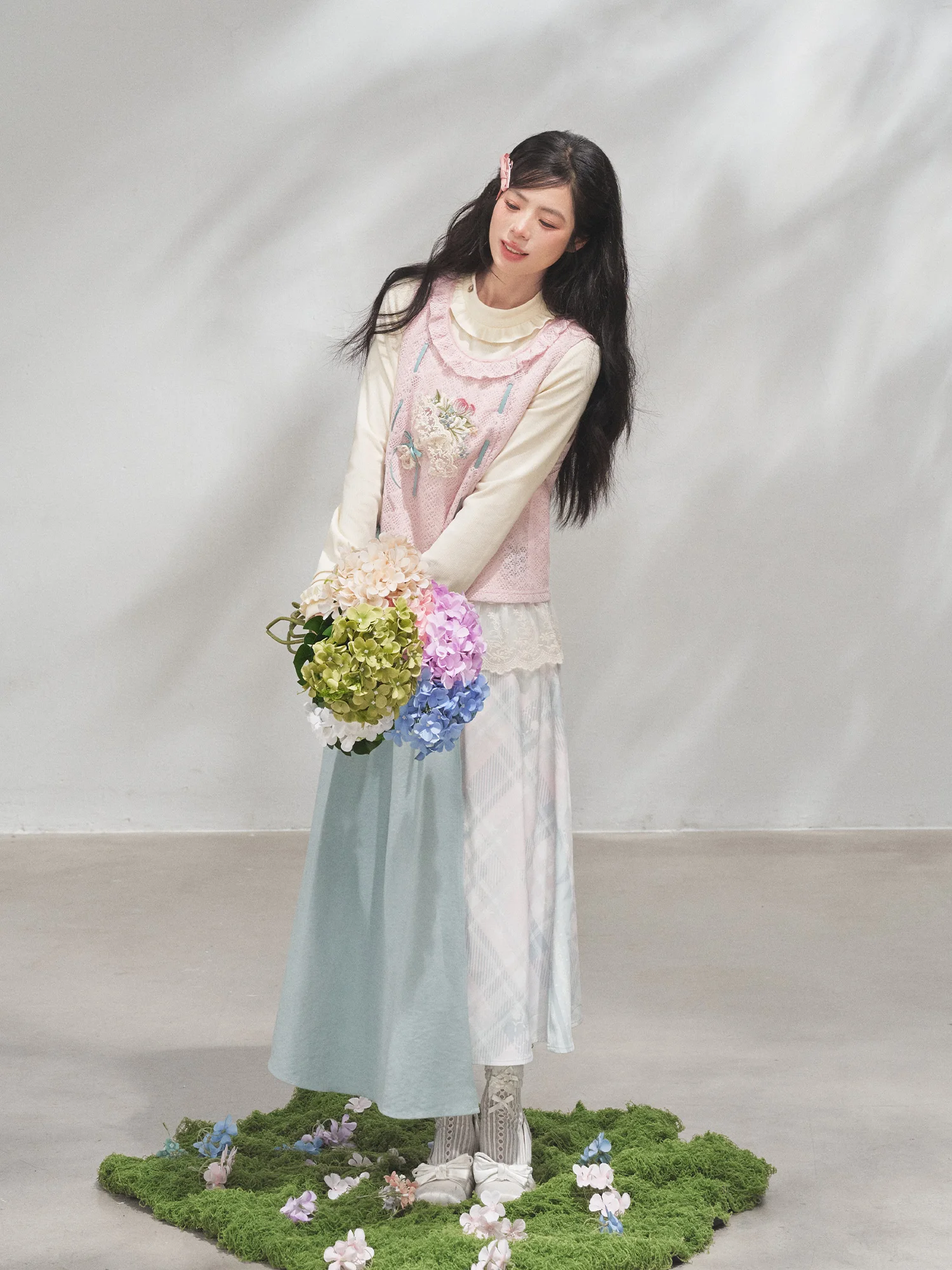 春の花束デザインスカートで失敗しないファッションは？