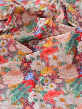 花柄のコットン生地【DIY用・サマードレスに最適】