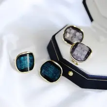 アクリル製シルバー調ピアス【韓国風・通勤スタイル・女性用・日常使いに最適】