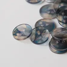 透明感のある青いインクデザインのボタン【英国製・直径18mm】