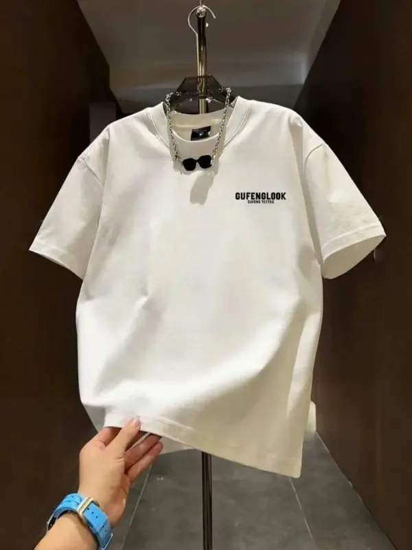 ハーフバースデー ロゴ 印刷の個性を表現する半袖Tシャツ：デザインと実用性のバランス