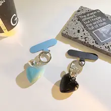 カラフルなデザインのショートスマホストラップ【手作り・カートゥーン風・マルチファンクション・女性用  】