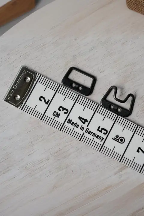 ドイツ製マットブラック金属隠しフック【子母型バックル】