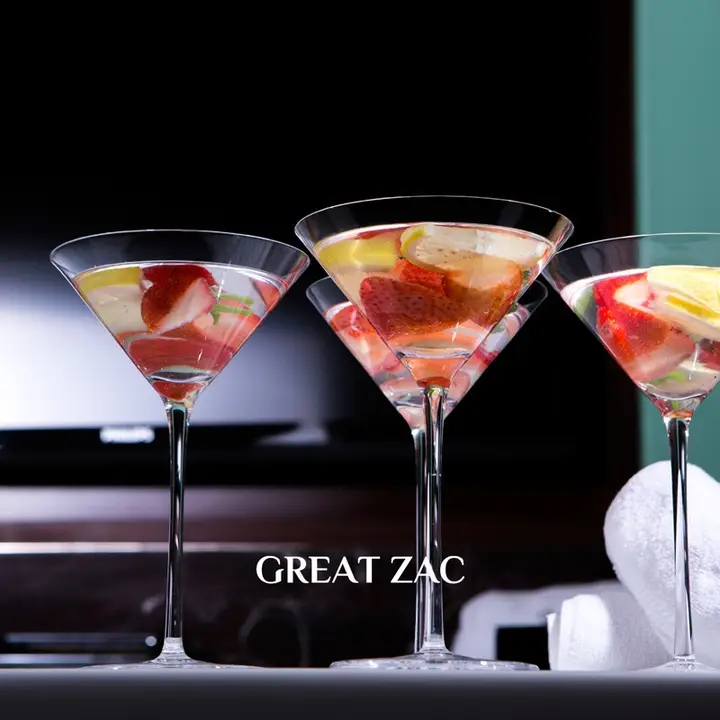 マティーニグラス【高級カクテル用・三角形ハイステム・バー用】