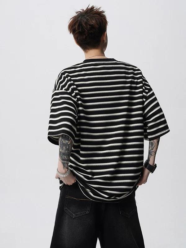 ストライプ柄 メンズTシャツはどう選ぶ？Eypiaの白黒ストライプTシャツが通勤や日常でなぜ人気なのか