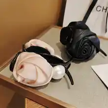 バラの花デザインのサテンヘアクランプ【三歯・ビンテージスタイル・後頭部用】