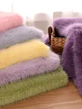 厚手高級フェイクフォックスファー生地【コスチューム用・毛襟付き・ストール・ベスト生地】