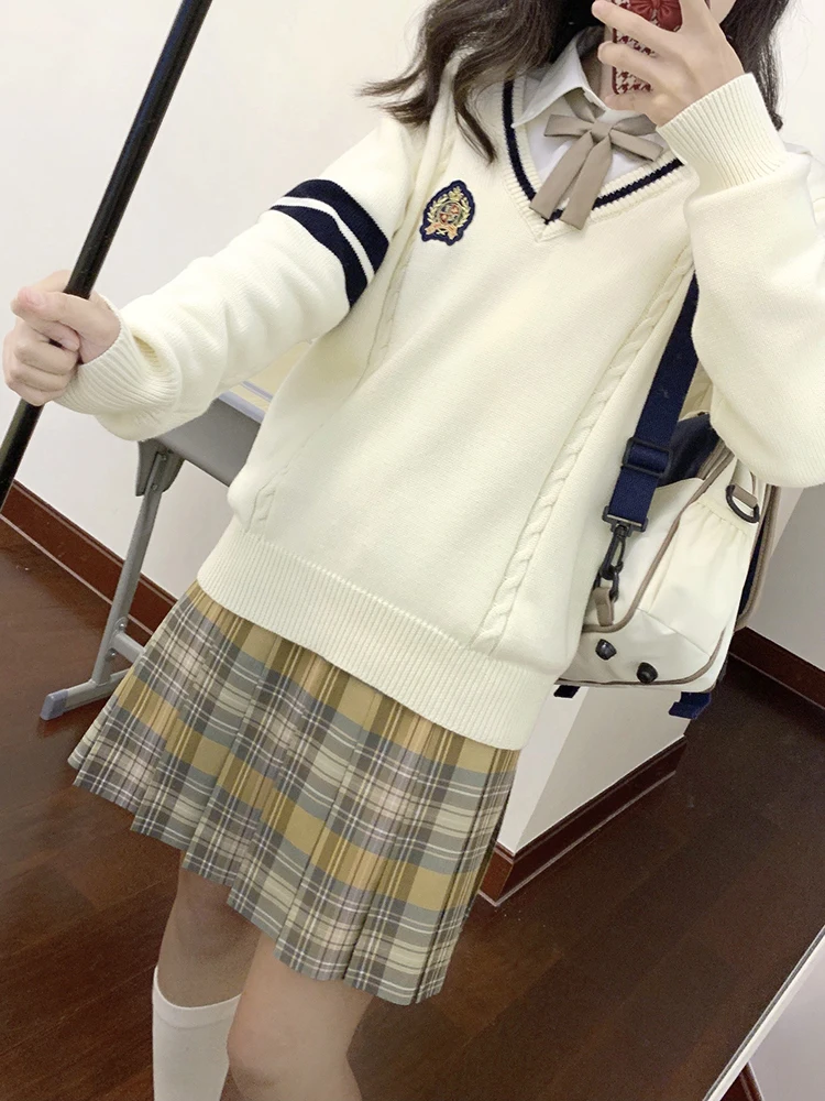 カーディガン コーデ 夏の失敗しない選び方｜学院風Vネックセーターの実測ガイド