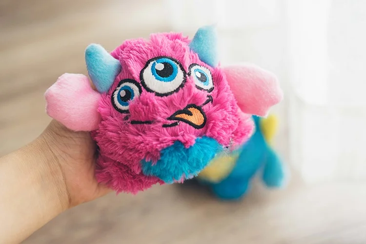 Qmonster ペット用おもちゃ：音が出るゴム製ボールで犬の遊び時間を効率的に拡大