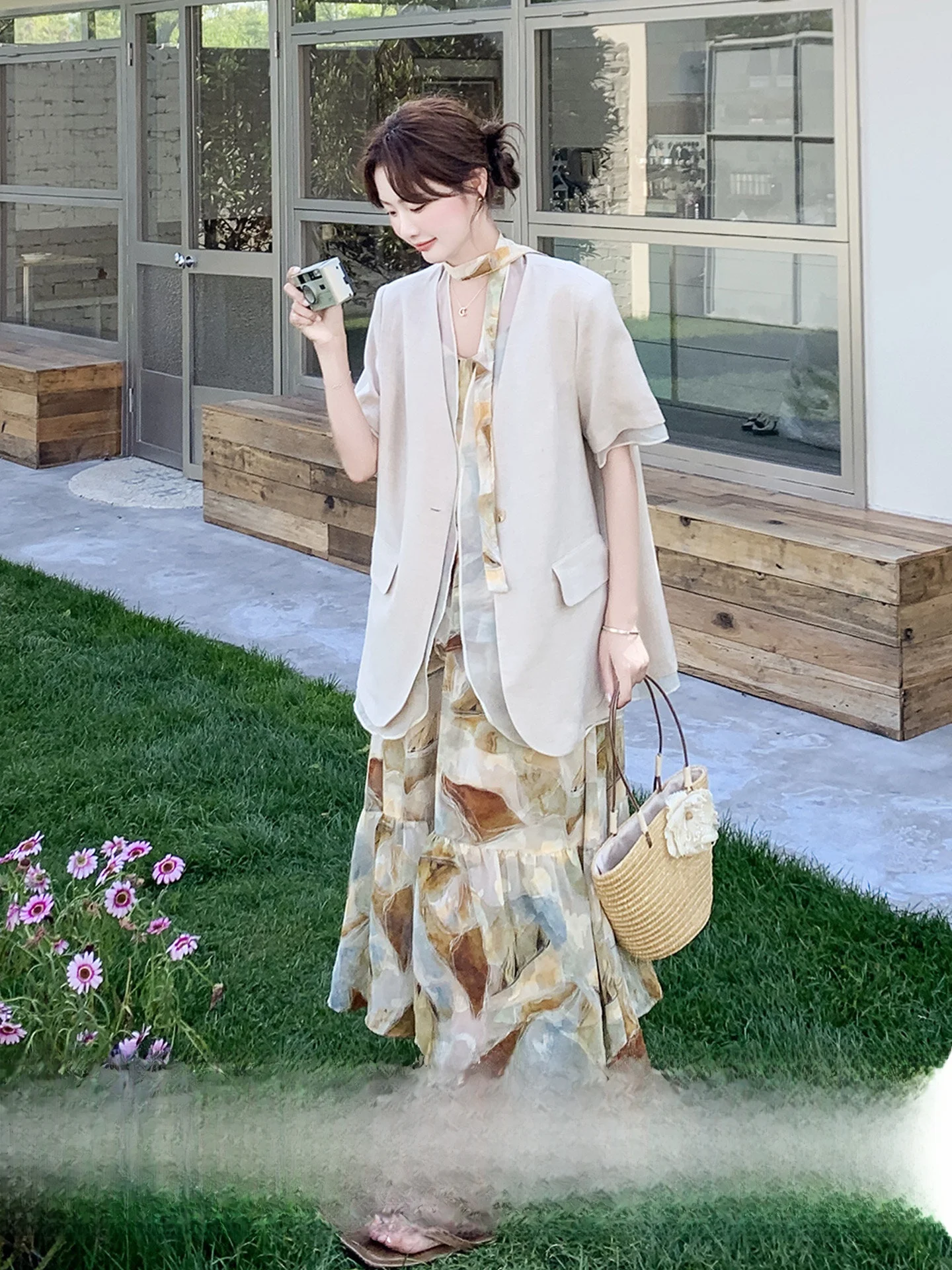 10月23度に着る服装はどう選ぶ？夏のスタイルを活かした通勤コーデの答えはここに
