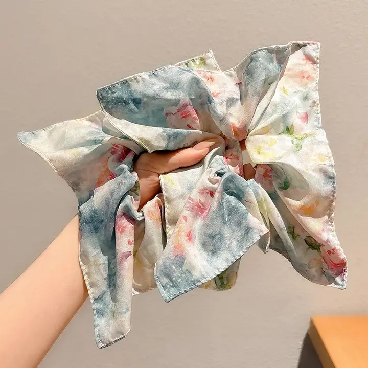 オイルペイント風 フラワープリントスクエアハンカチ 大きなヘアゴム【低いポニーテール・お団子ヘア用】