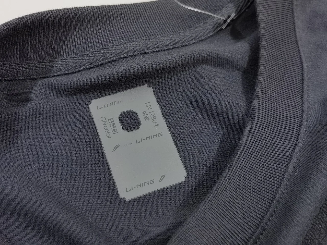 ストリートファッションの本質を解く：Tシャツが基盤になる理由