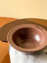 可愛いデザインの猫用ボウル【陶器製・防黒あご・滑り止め付き・高台】