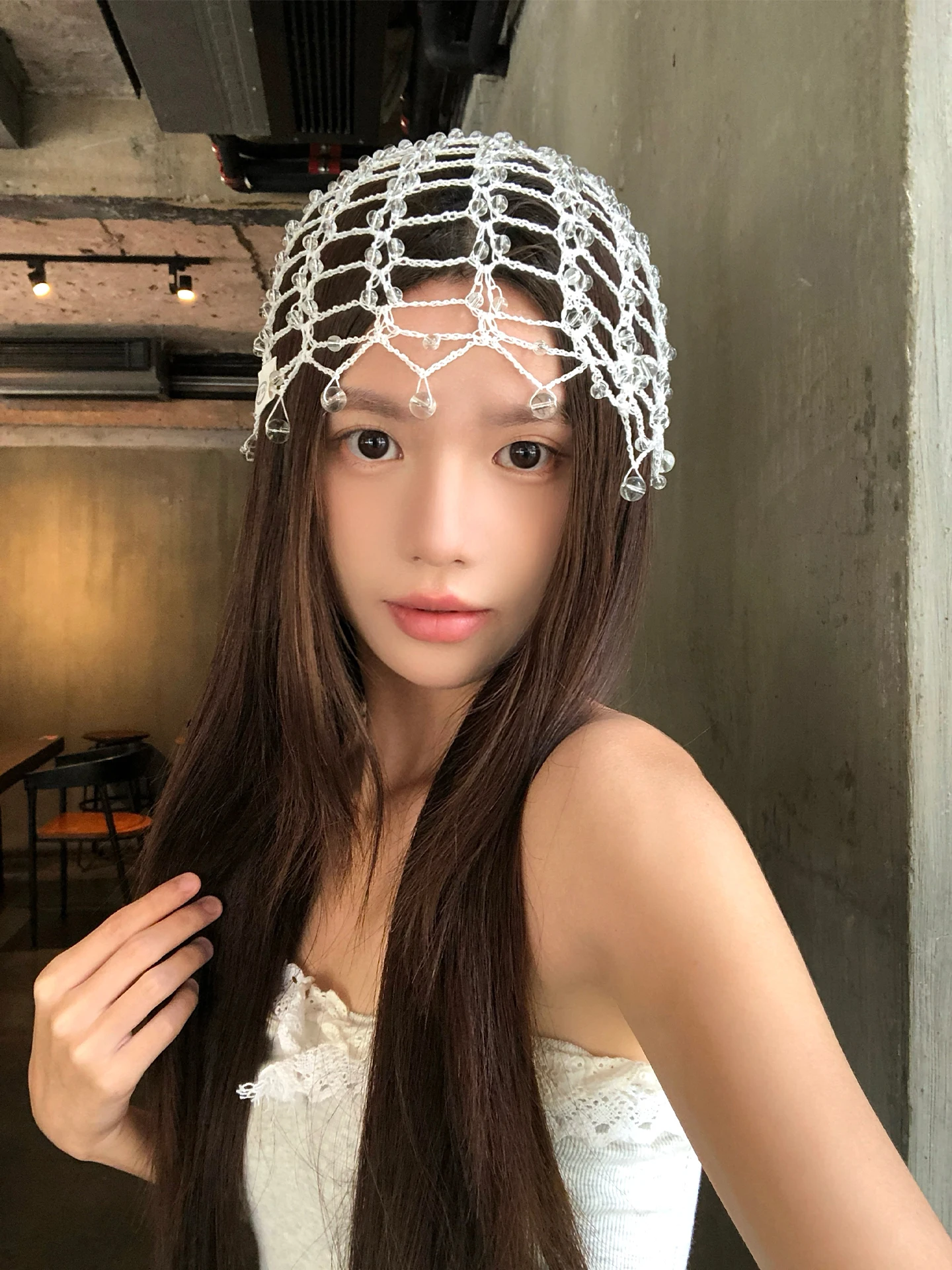 手編みビーズ付きレースデザインキャップ：夏用女性向けの通気性とデザインのバランス