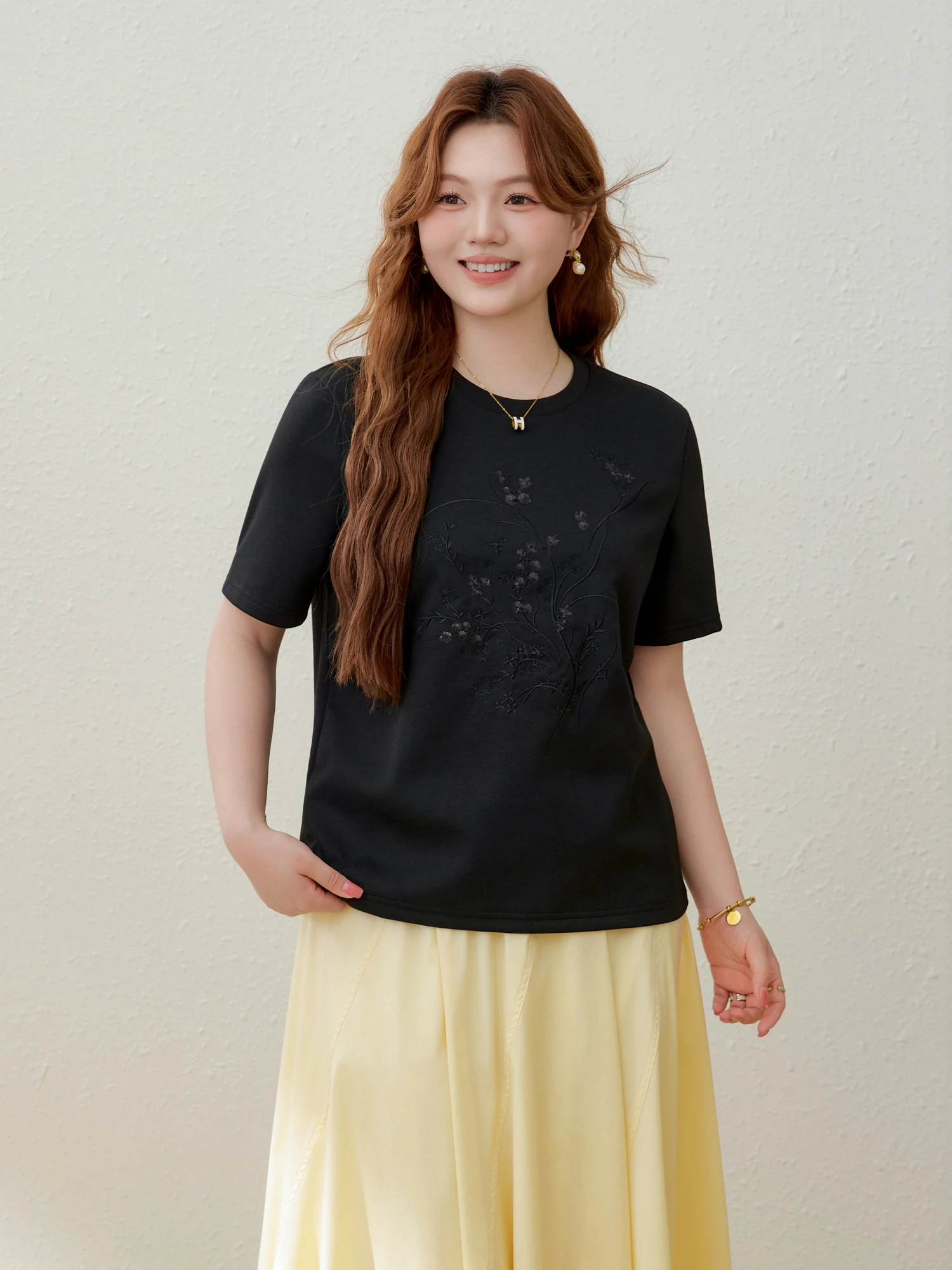 5000円のTシャツで通勤スタイルを変えるには？夏に最適な印花Tシャツの選び方を徹底解説
