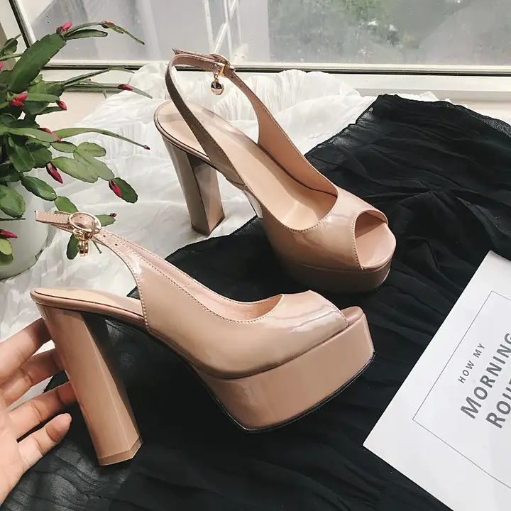 牛革製 厚底オープントゥサンダル【後ろ空き・上品デザイン・女性用】