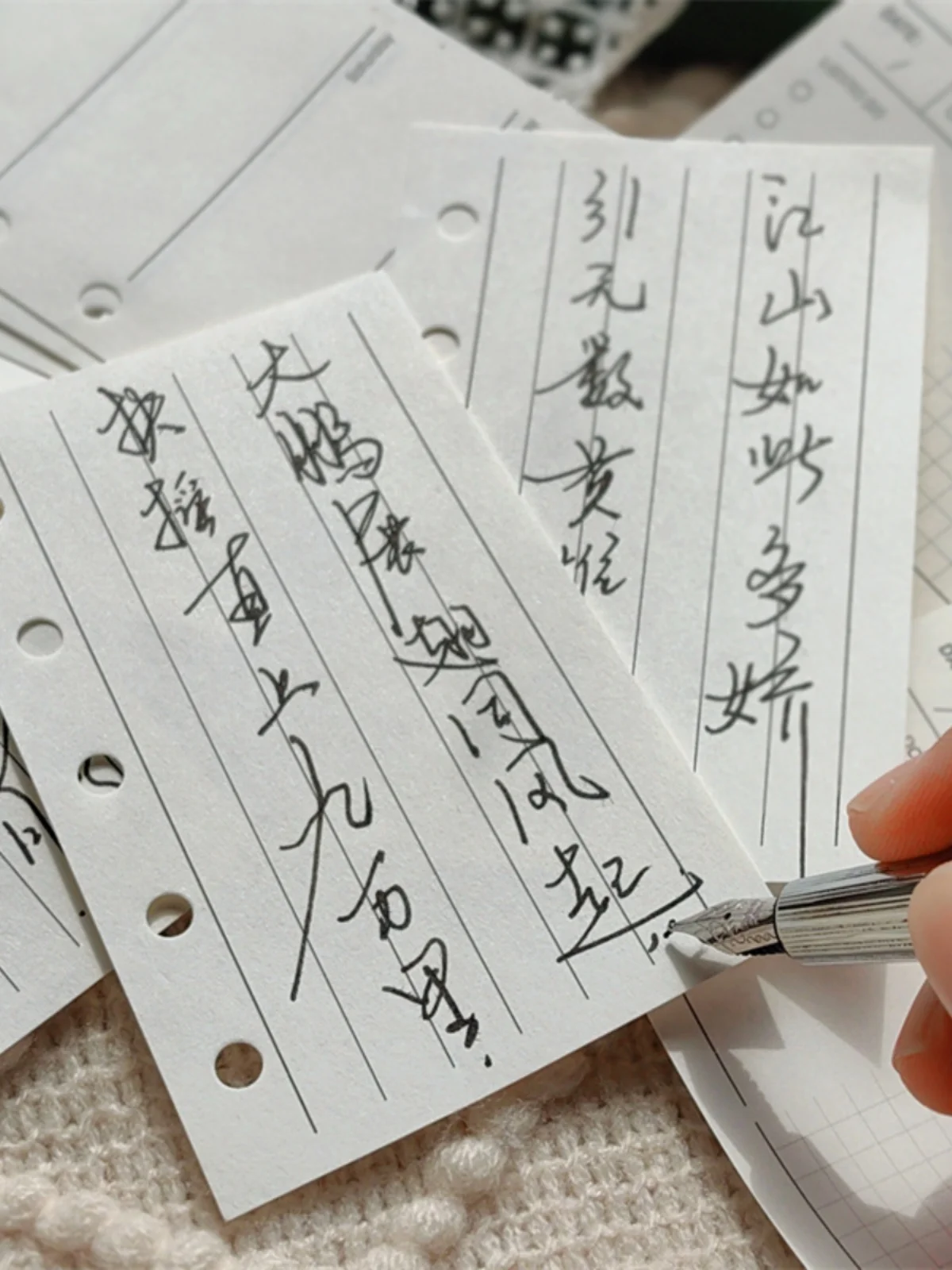 メモ帳を選ぶときに迷うのは、本当に「何を書くか」なのか？