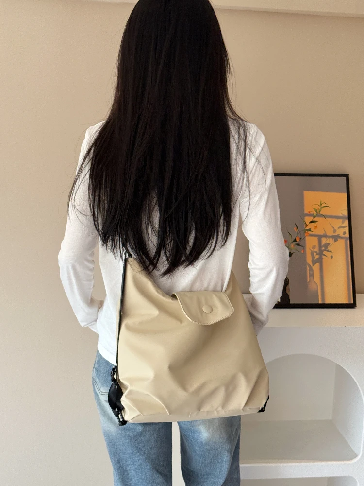とにかく軽いバッグで通勤や日常を楽しくする方法は？