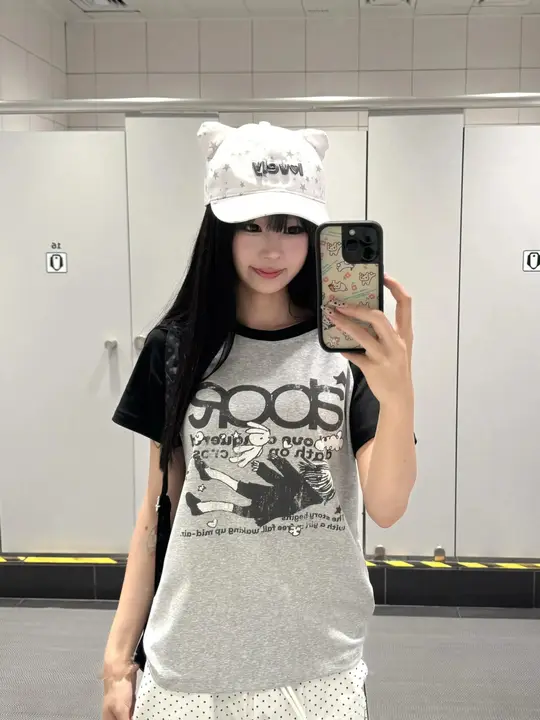 レトロ韓国風 カートゥーンデザインの短袖Tシャツ【スリムフィット・ラグランスリーブ・女性用】