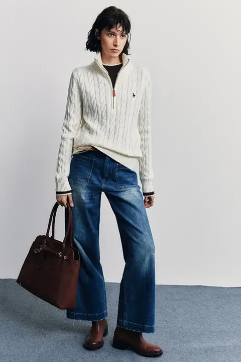 メリノウールとカシミヤのハーフジップニットセーター【クラシックデザイン・ケーブルニット】