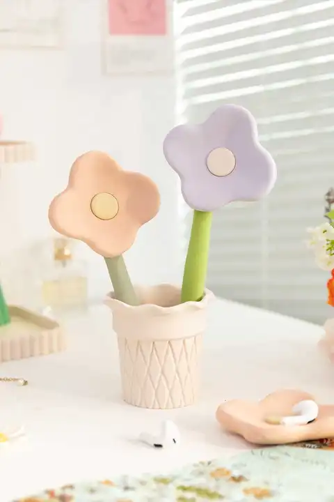 可愛らしい小花のインテリアオブジェ【リビング・寝室・子供部屋用・アクセサリートレイ】