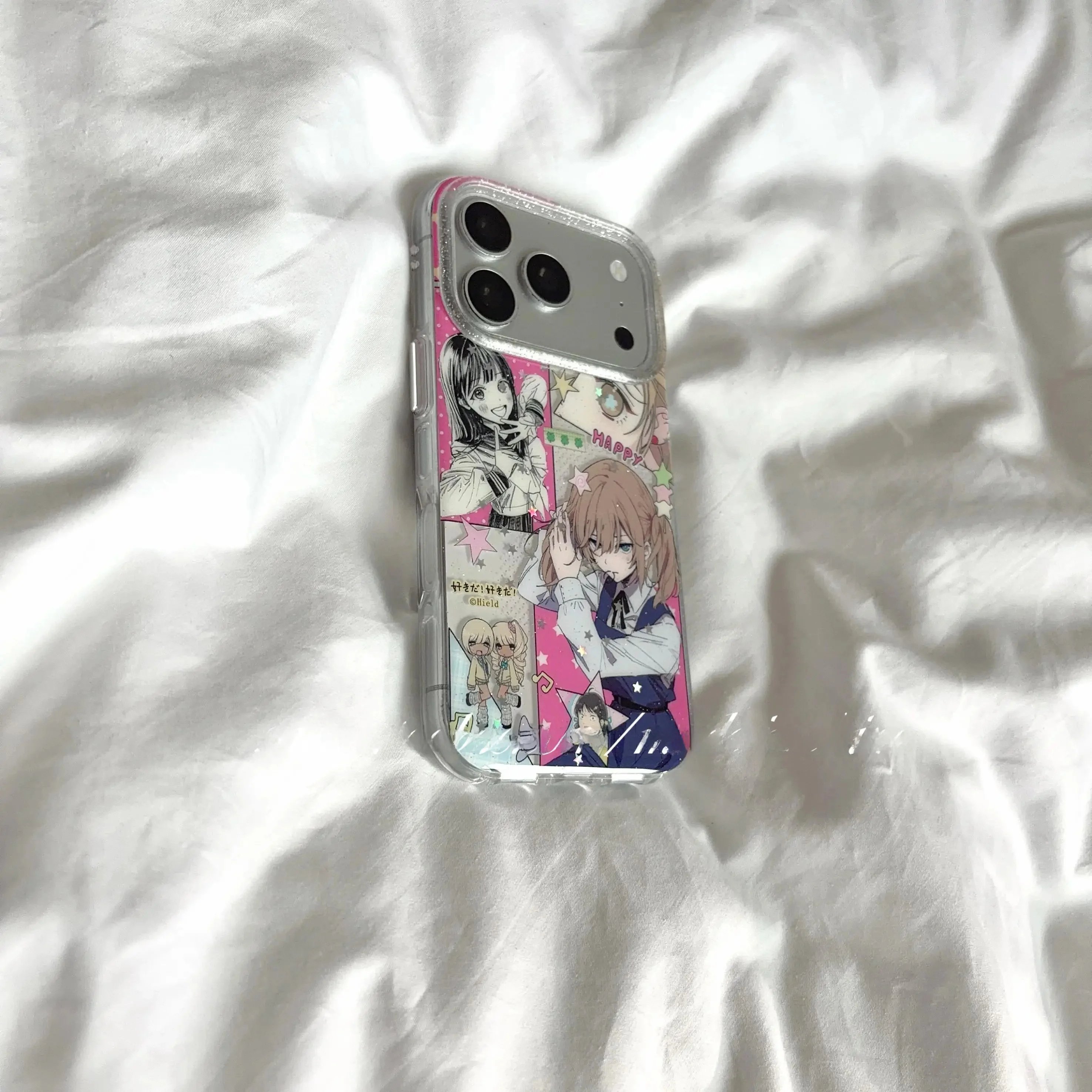 二次元彼女に出会うための第一歩は、スマホケースから始める？