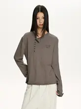 ビンテージ風ショート幅広長袖Tシャツ【不規則デザイン・ボタン付き・ラウンドネック・スリム効果】