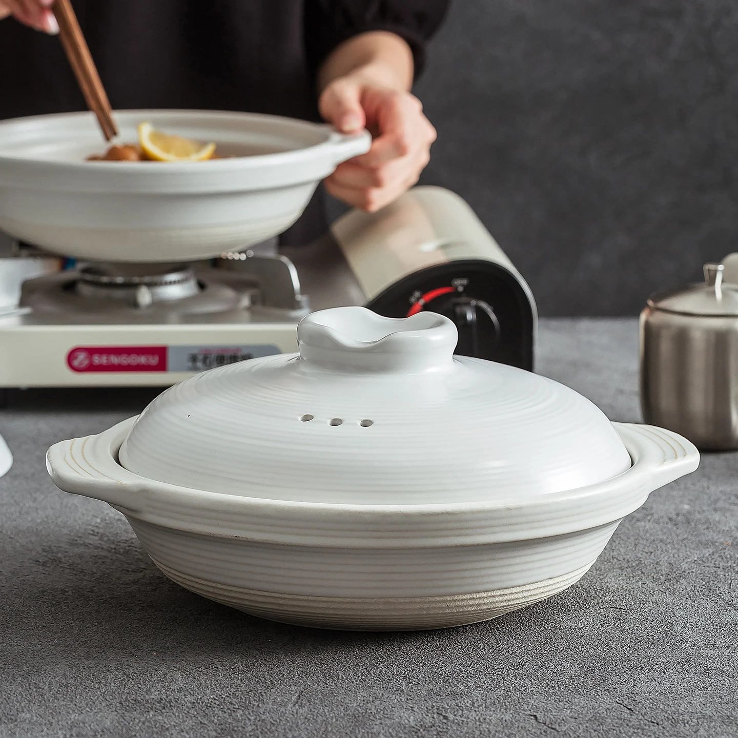ストウブ鍋で炊飯ができるの？白陶器の 浅平型炊飯鍋が解決する本当の理由