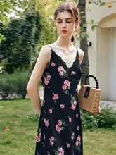 フラワープリントのキャミソールワンピース【春用・ウエストタイトデザイン】