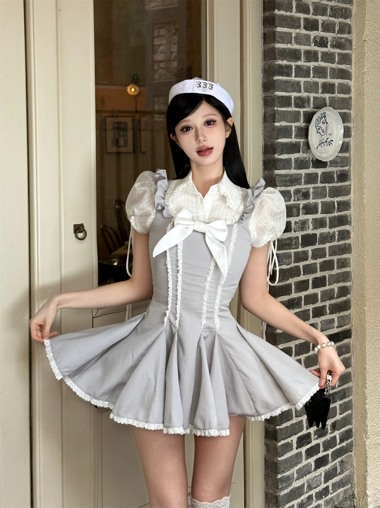 かわいい制服がどんな風に見えるのか？ドット柄キャミソールワンピースで解き明かすリアルな雰囲気