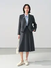 グレーのブレザー【秋用・女性・ショート丈・ビジネススタイル・小柄向け】（セットアップ対応）