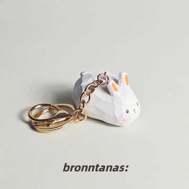 手作りウッド彫刻 十二支の小白ウサギキーホルダー【癒しのミニアクセサリー・リング付き】