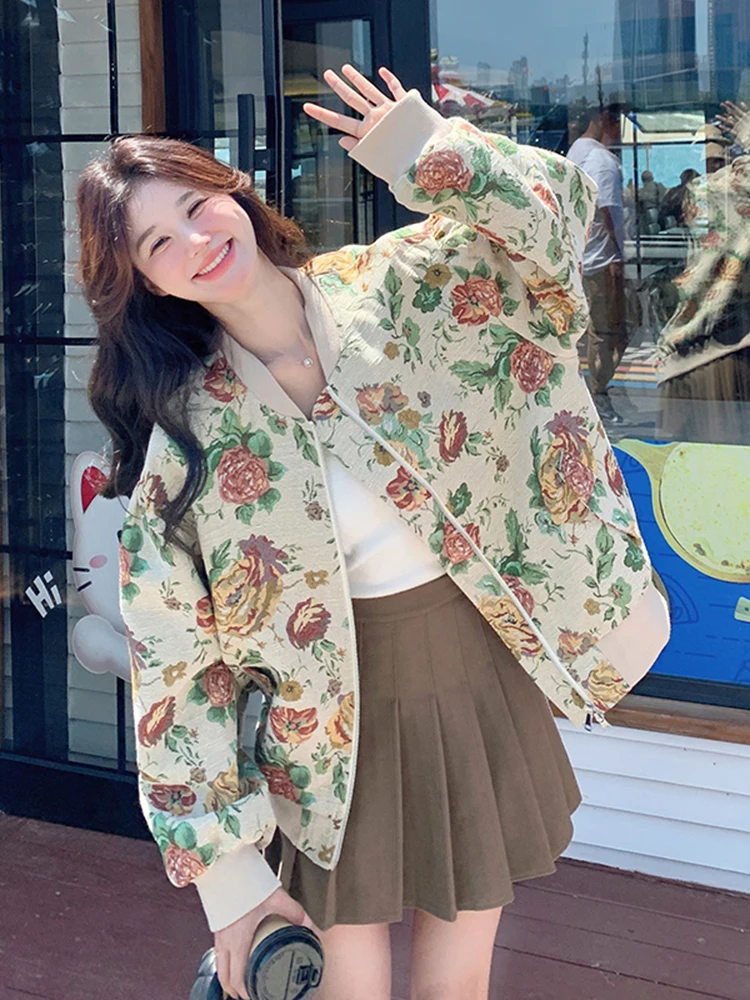 野球ユニフォームの私服としてどう選ぶ？刺繍フラワープリントジャケットが解決する、日常のスタイル悩み